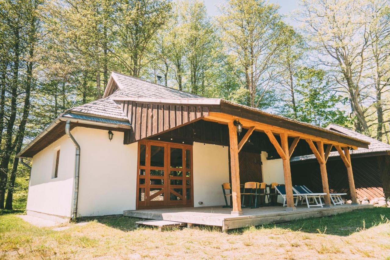 Viesu Nams Melnsils Hotel Buitenkant foto