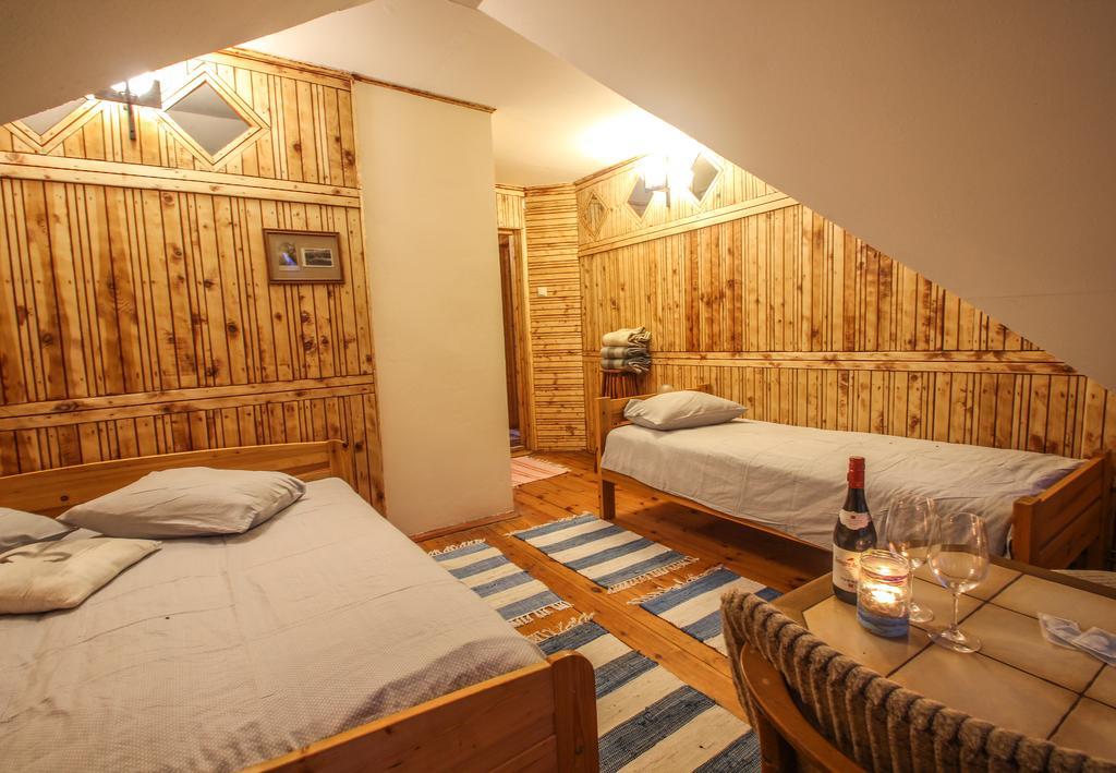 Viesu Nams Melnsils Hotel Buitenkant foto