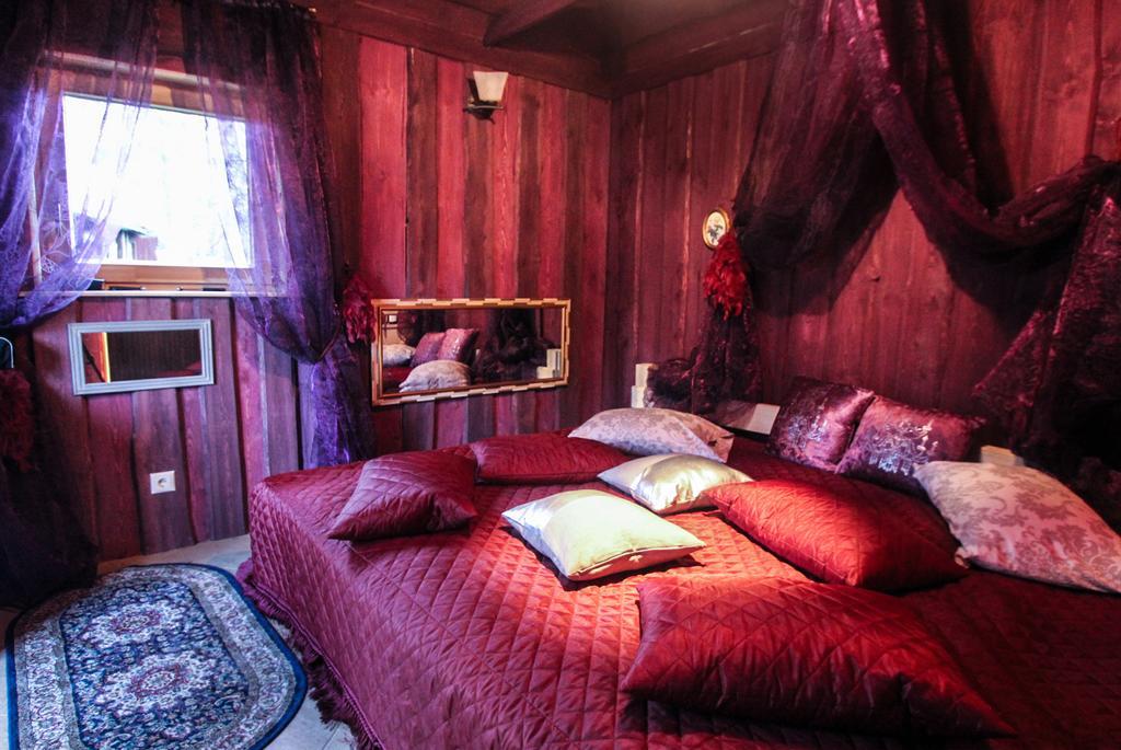 Viesu Nams Melnsils Hotel Buitenkant foto
